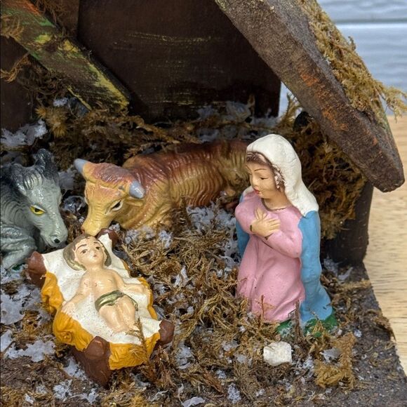 Rustic Nativity Scene with Figurines made in Italy - Picture 3 of 4